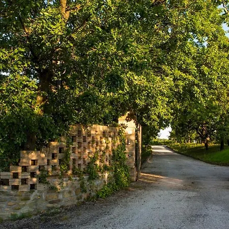 Casa Eugenia 8, Emma Villas * بيزارو