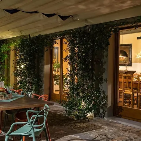 Casa Eugenia 8, Emma Villas فيلة بيزارو